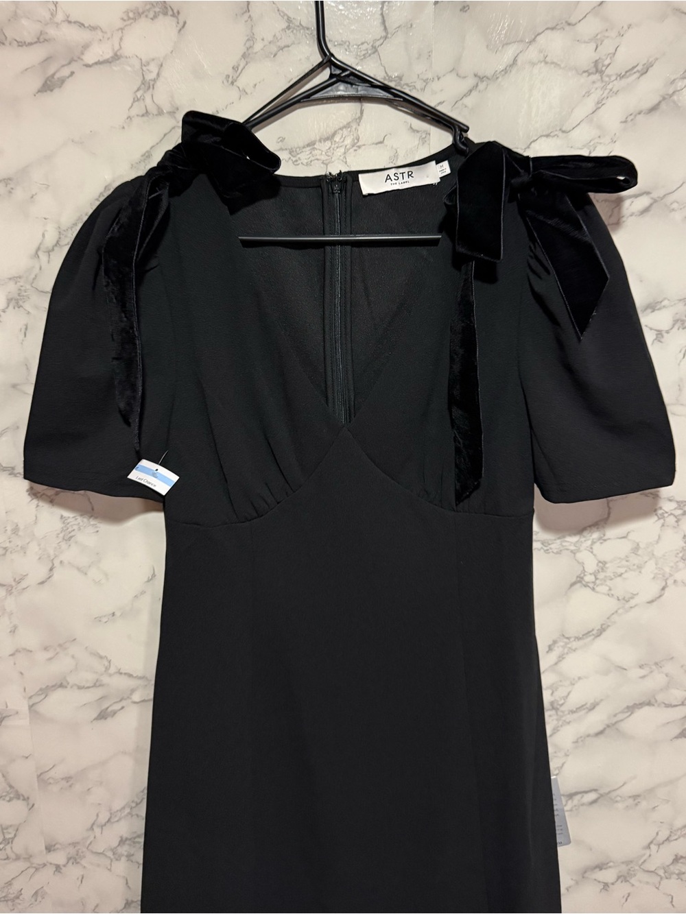 NEW Astr The Label Ciela Black V-Neck Midi Dress with Puff Sleeves M - Picture 3 of 10